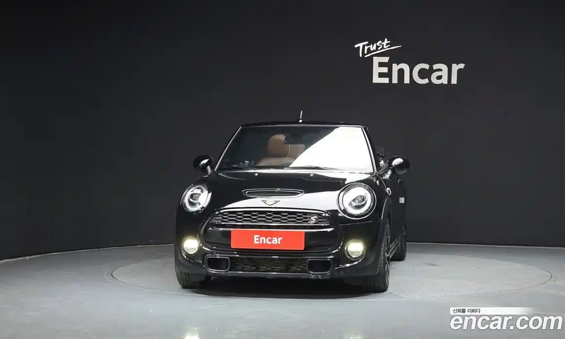 Mini Cooper Convertible 2019 2.0 гидро в Москве № 1548292, фото 3