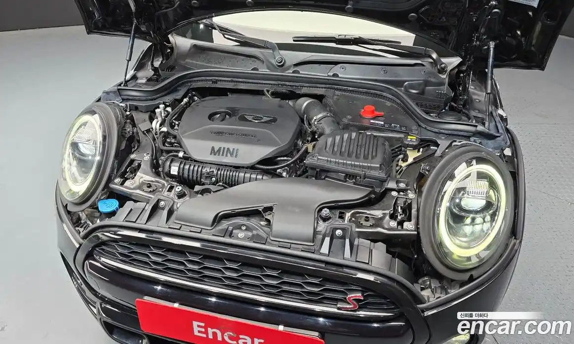 Mini Cooper Convertible 2019 2.0 гидро в Москве № 1548292, фото 6