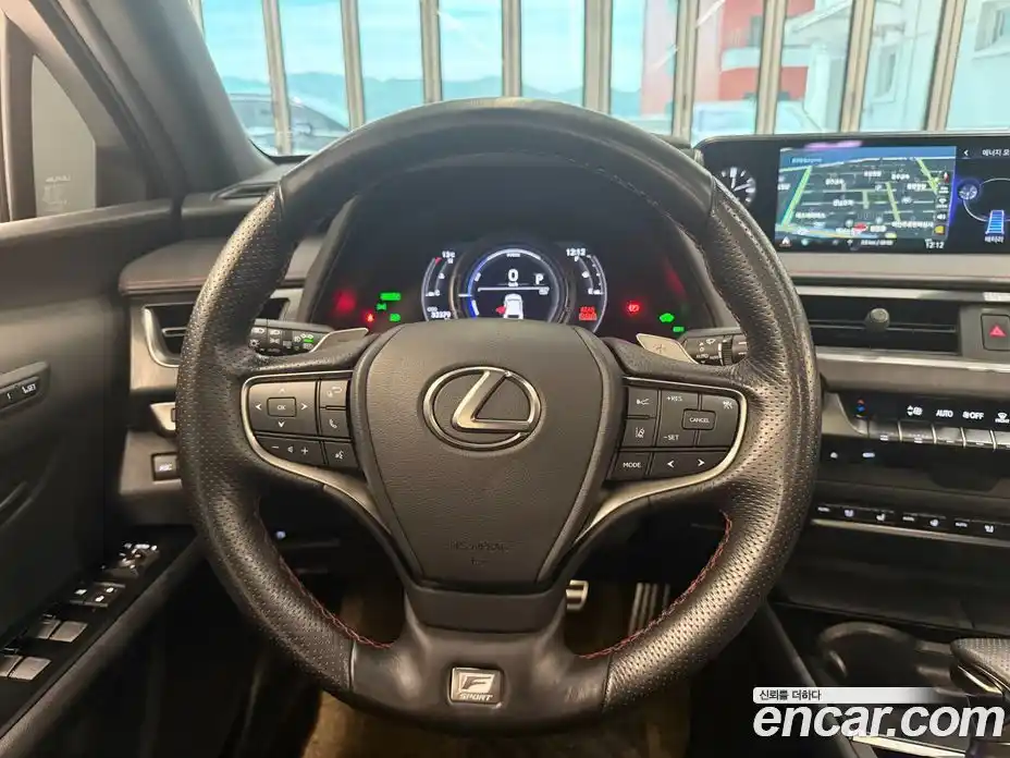 Lexus UX 2020 2.0 вариатор в Москве № 1548947, фото 11