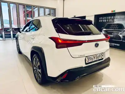 Lexus UX 2020 2.0 вариатор в Москве № 1548947, миниатюра 2