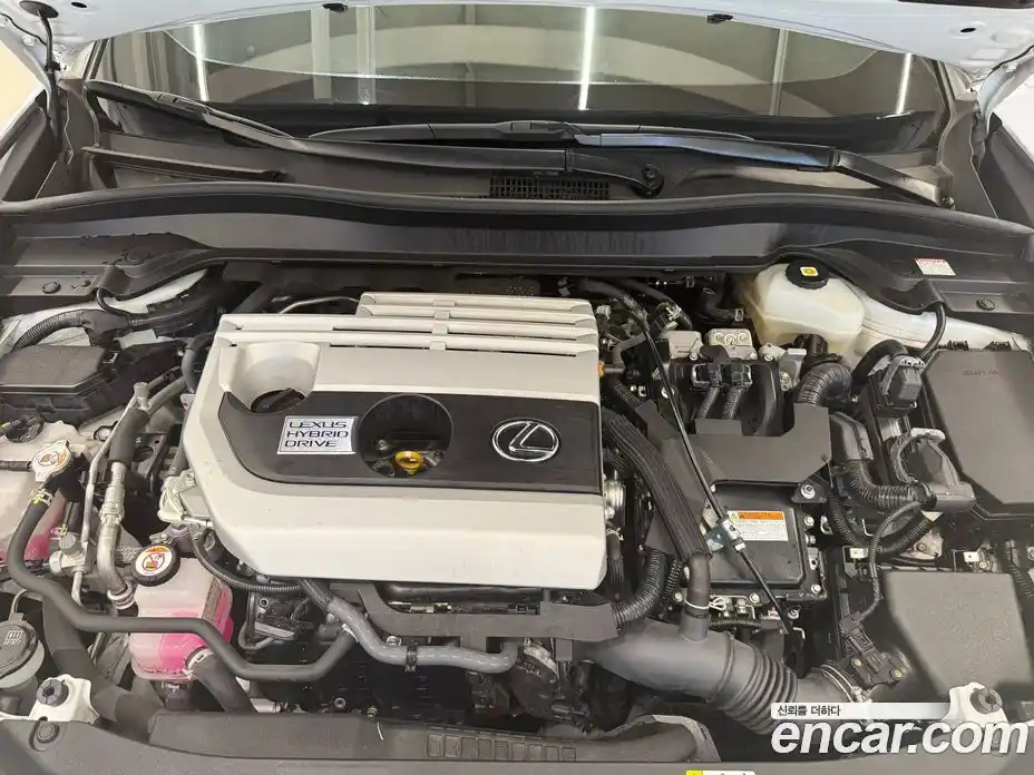 Lexus UX 2020 2.0 вариатор в Москве № 1548947, фото 6