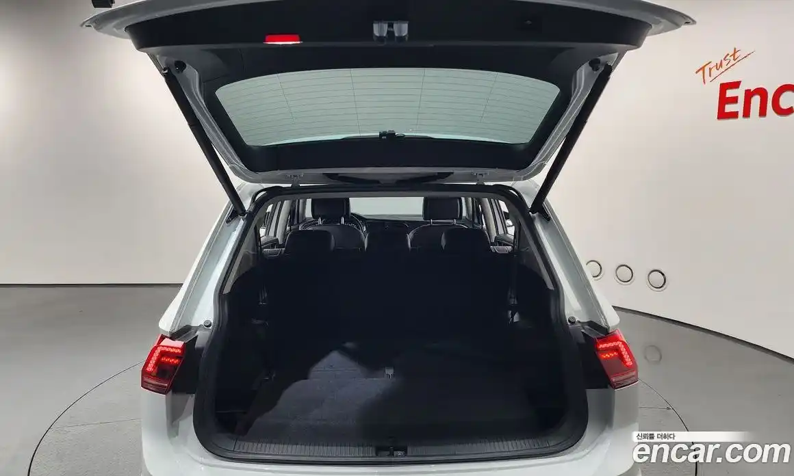Volkswagen Tiguan 2020 2.0 гидро в Москве № 1549273, фото 19