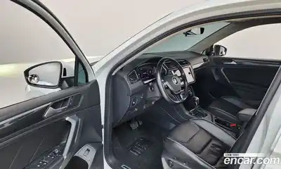 Volkswagen Tiguan 2020 2.0 гидро в Москве № 1549273, миниатюра 10