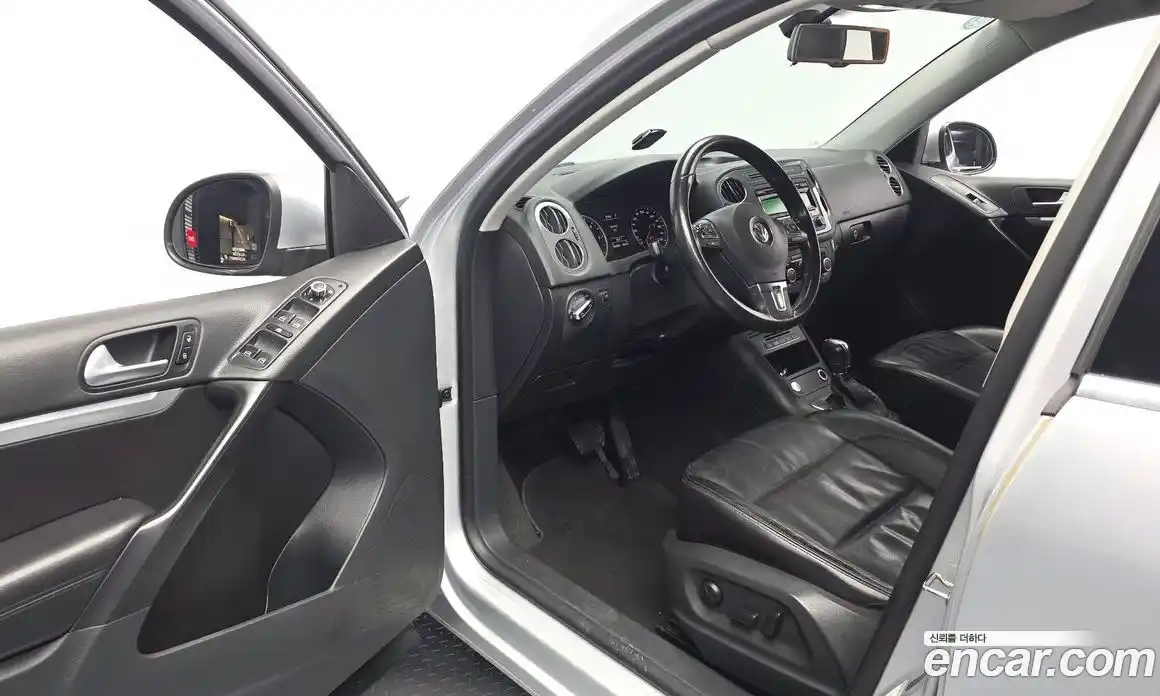 Volkswagen Tiguan 2012 2.0 гидро в Москве № 1549458, фото 10