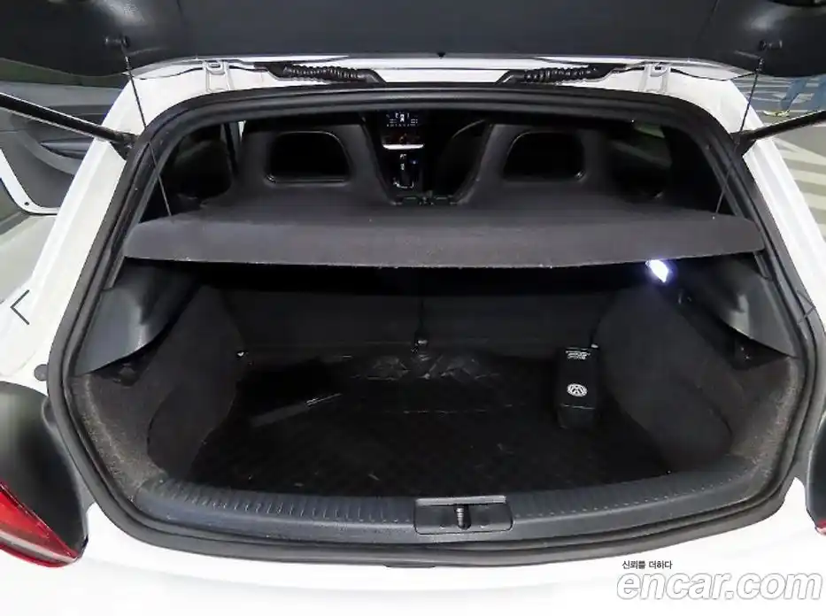 Volkswagen Scirocco 2013 2.0 гидро в Москве № 1549563, фото 16