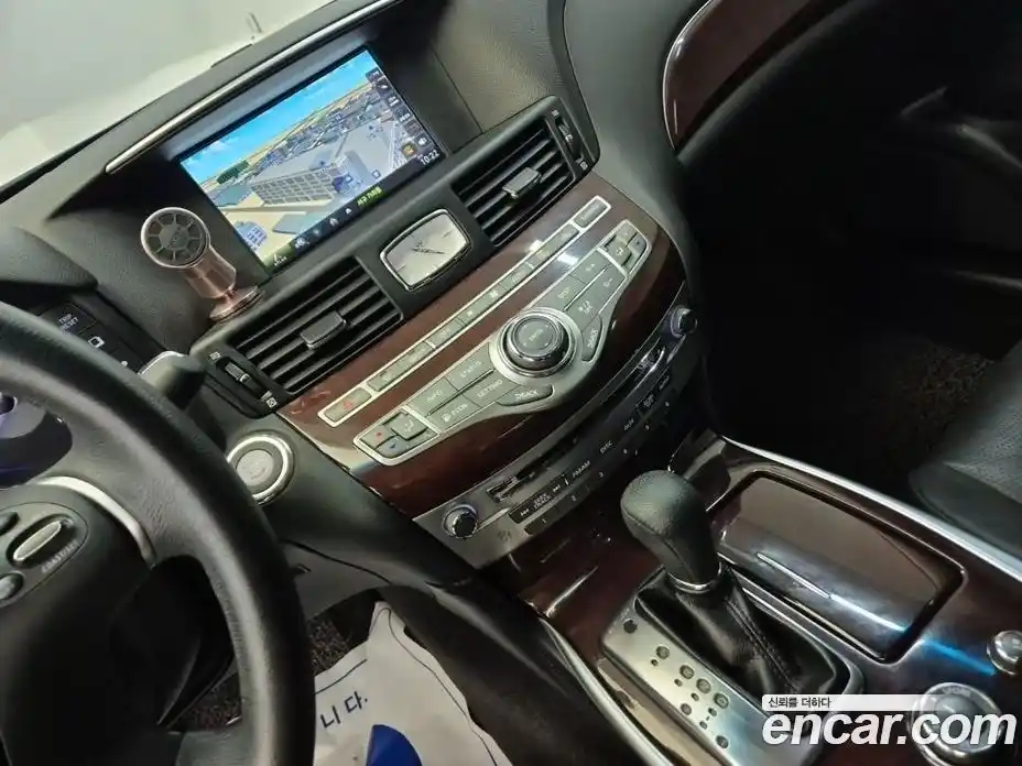 Infiniti Q70 2016 3.7 гидро в Москве № 1551092, фото 12