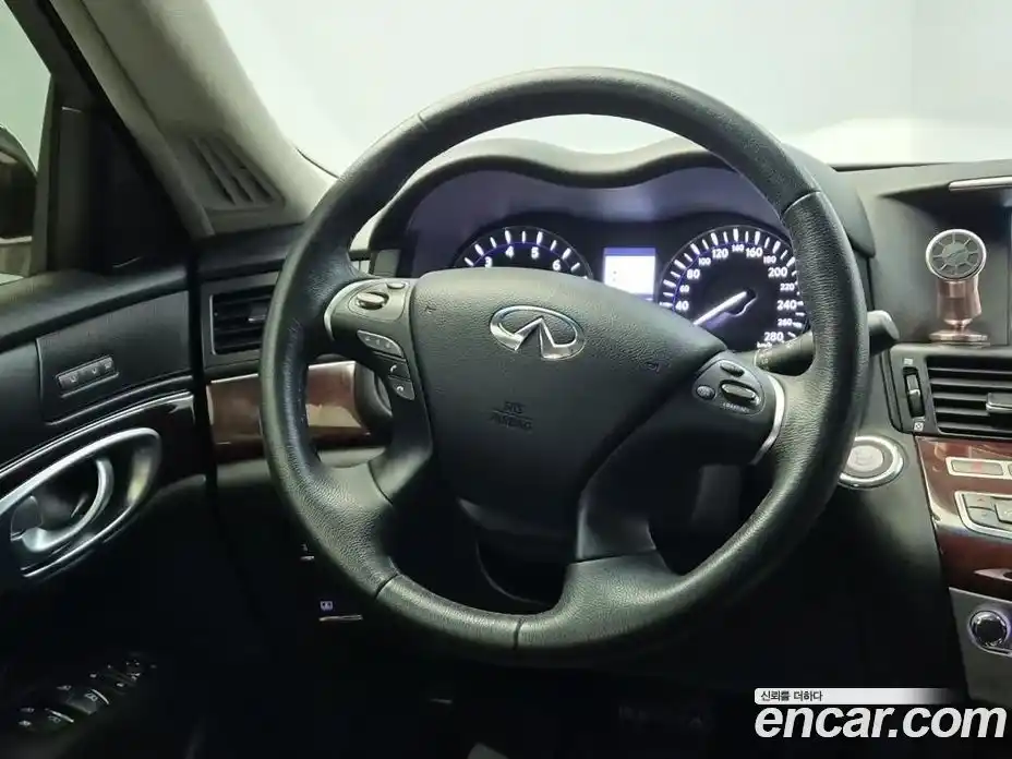 Infiniti Q70 2016 3.7 гидро в Москве № 1551092, фото 13