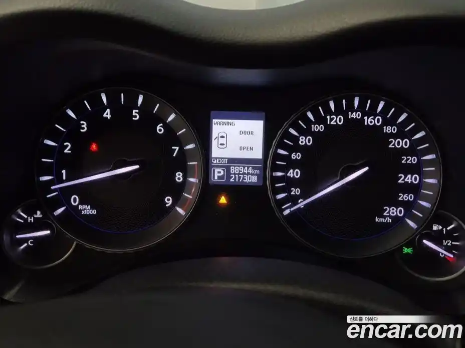 Infiniti Q70 2016 3.7 гидро в Москве № 1551092, фото 8