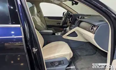 Bentley Bentayga 2023 4.0 гидро в Москве № 1551436, миниатюра 11