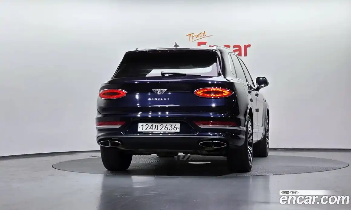 Bentley Bentayga 2023 4.0 гидро в Москве № 1551436, фото 4