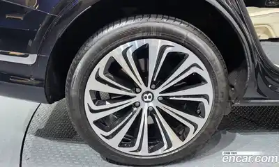 Bentley Bentayga 2023 4.0 гидро в Москве № 1551436, миниатюра 5