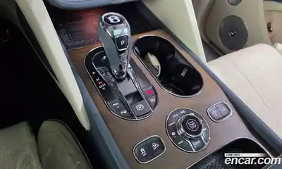 Bentley Bentayga 2023 4.0 гидро в Москве № 1551436, миниатюра 9