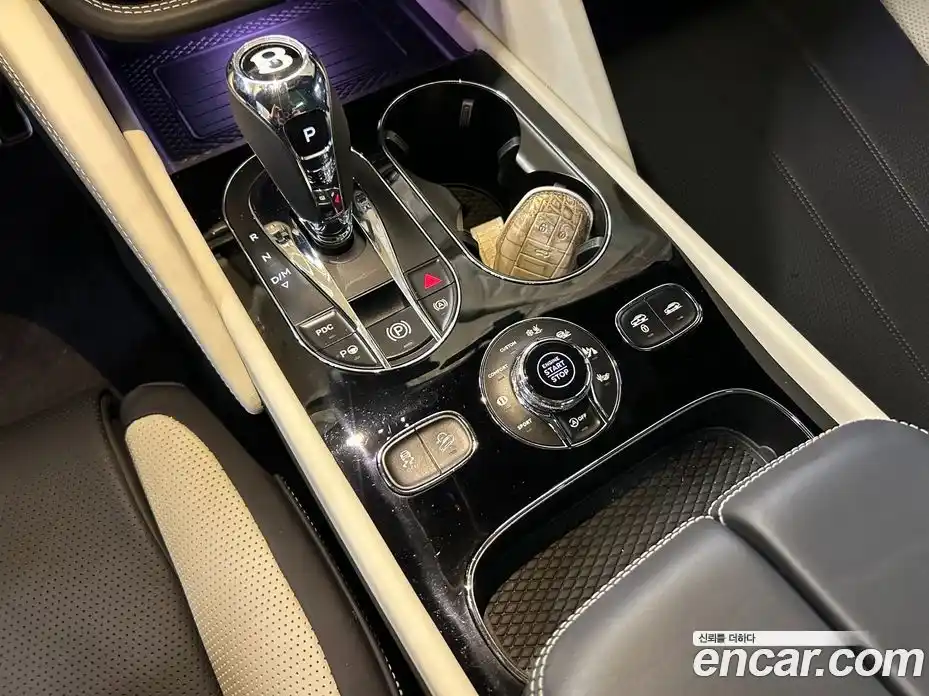 Bentley Bentayga 2023 4.0 гидро в Москве № 1551468, фото 12