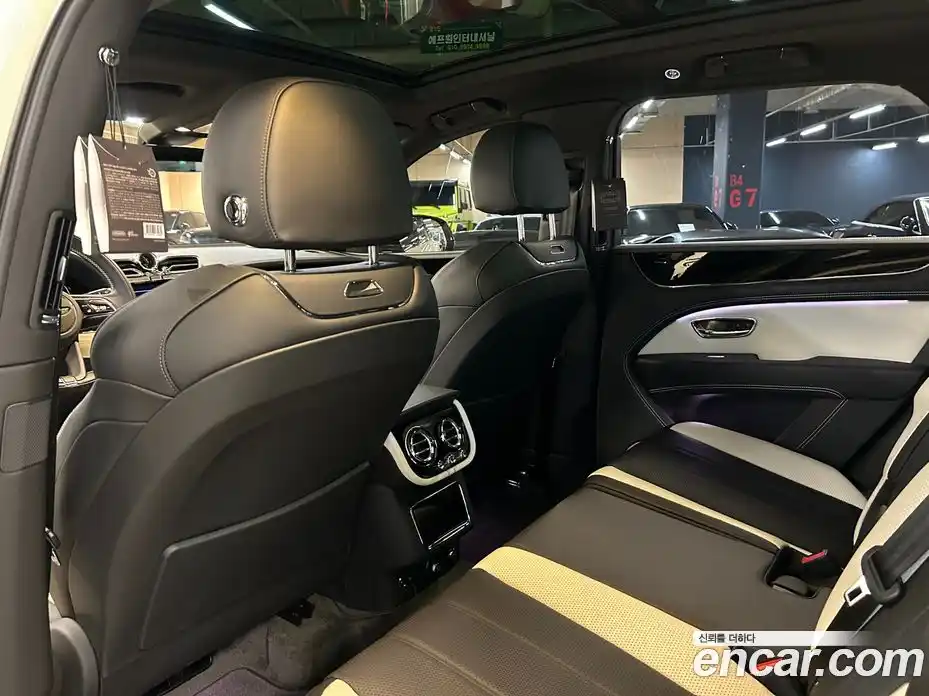 Bentley Bentayga 2023 4.0 гидро в Москве № 1551468, фото 17