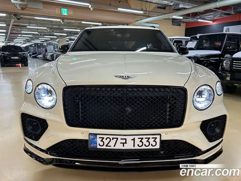 Bentley Bentayga 2023 4.0 гидро в Москве № 1551468, фото 3