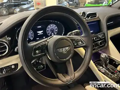 Bentley Bentayga 2023 4.0 гидро в Москве № 1551468, миниатюра 8