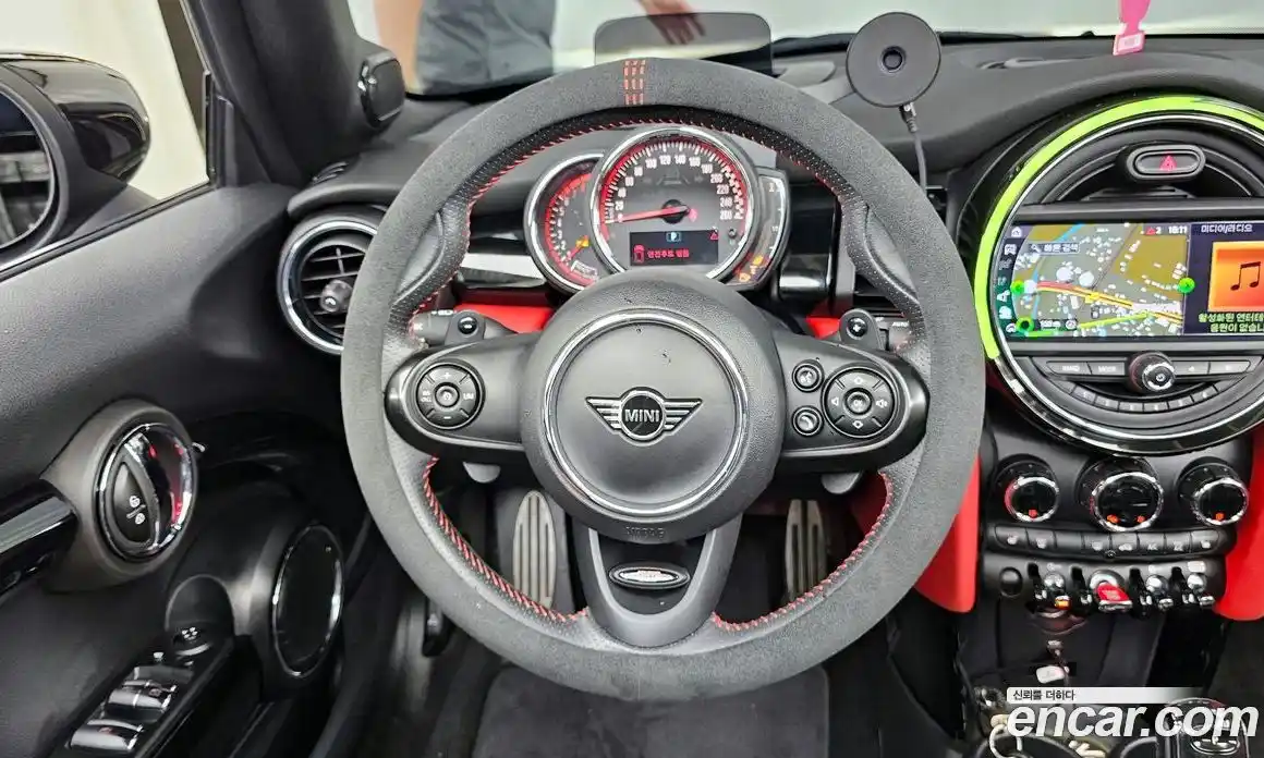 Mini Cooper Convertible 2020 2.0 гидро в Москве № 156872, фото 13