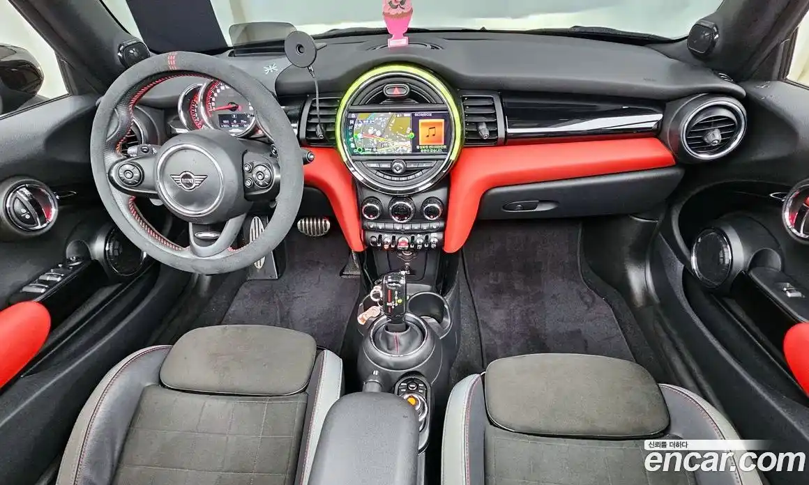 Mini Cooper Convertible 2020 2.0 гидро в Москве № 156872, фото 7