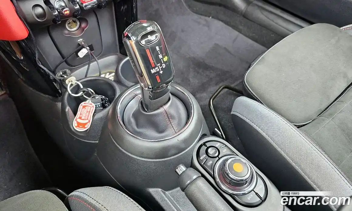 Mini Cooper Convertible 2020 2.0 гидро в Москве № 156872, фото 9