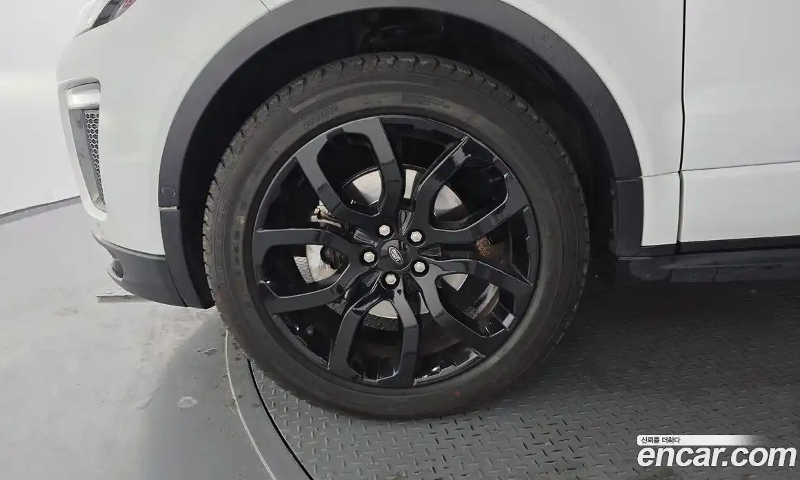 Land Rover Range-Rover Evoque 2016 2.0 гидро в Москве № 166704, фото 5