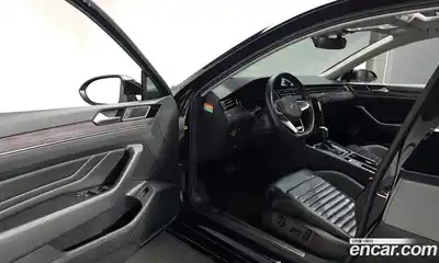 Volkswagen Passat 2022 2.0 гидро в Москве № 168580, миниатюра 12