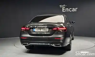 Mercedes-Benz E-Class 2022 1.9 гидро в Москве № 177972, миниатюра 4
