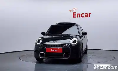 Mini Cooper 2022 2.0 гидро в Москве № 198352, миниатюра 3