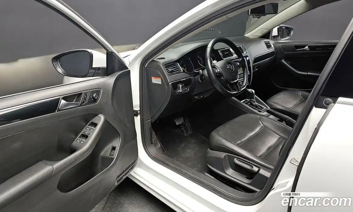 Volkswagen Jetta 2015 2.0 гидро в Москве № 199309, фото 11