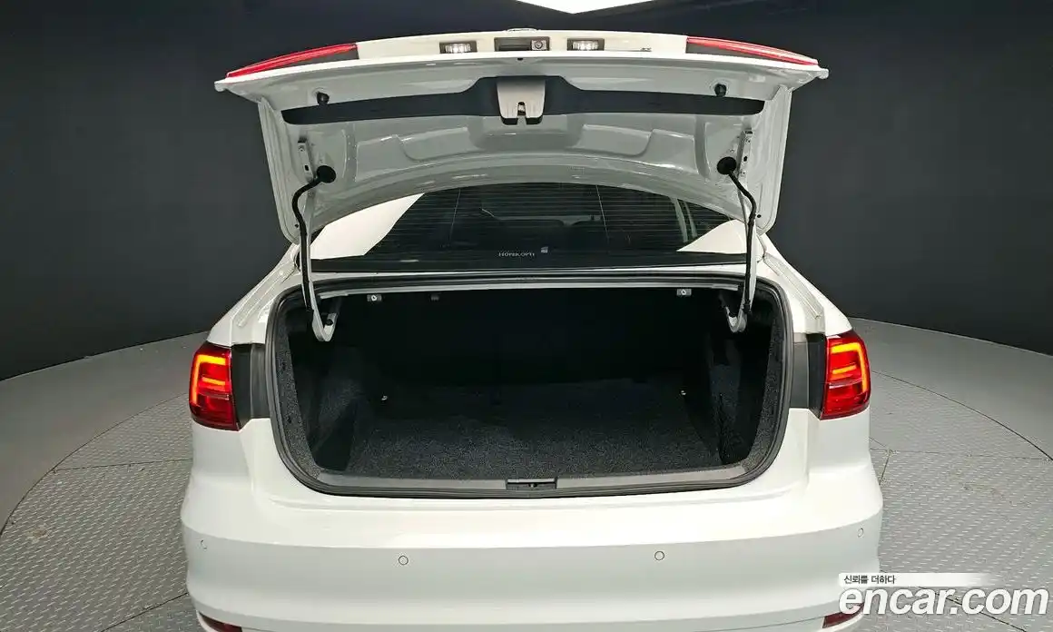 Volkswagen Jetta 2015 2.0 гидро в Москве № 199309, фото 20