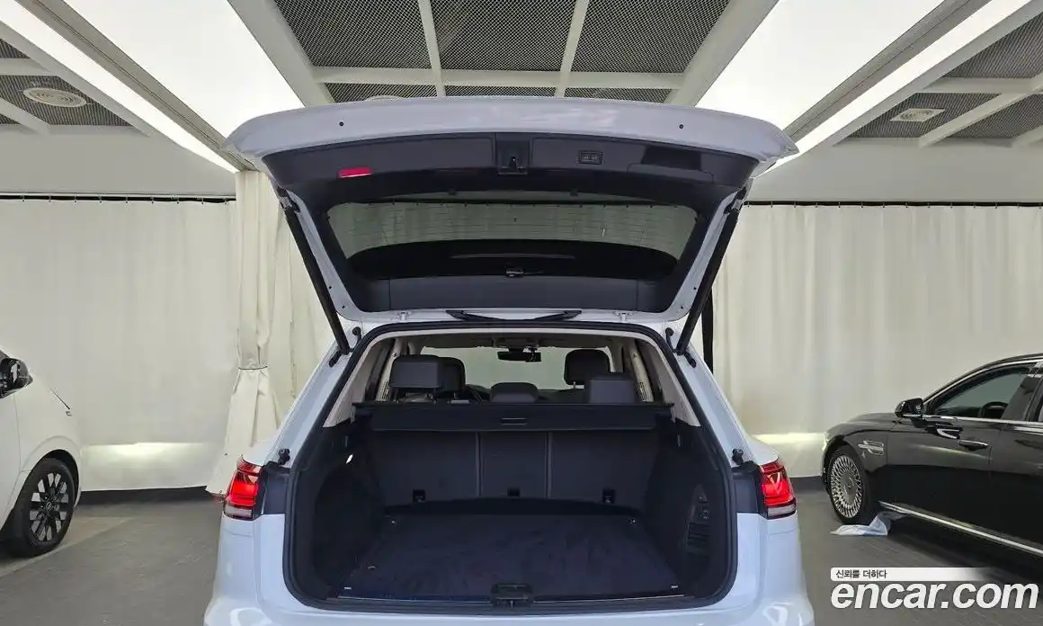 Volkswagen Touareg 2021 3.0 гидро в Москве № 215223, фото 20