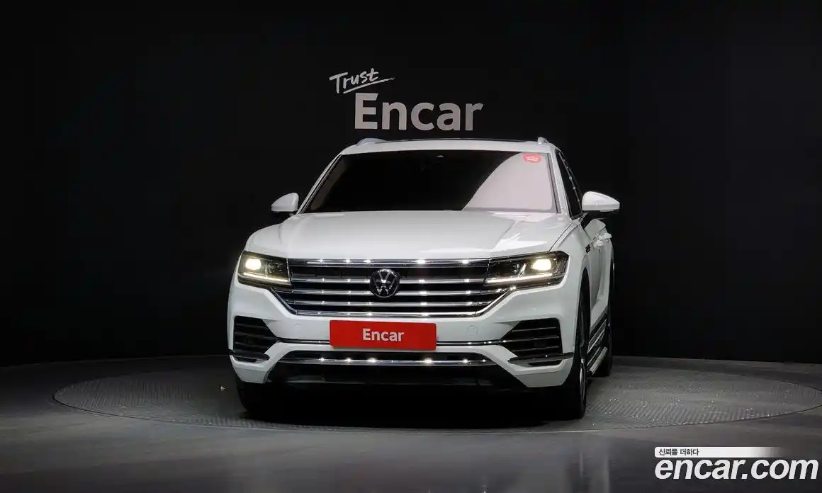 Volkswagen Touareg 2021 3.0 гидро в Москве № 215223, фото 3