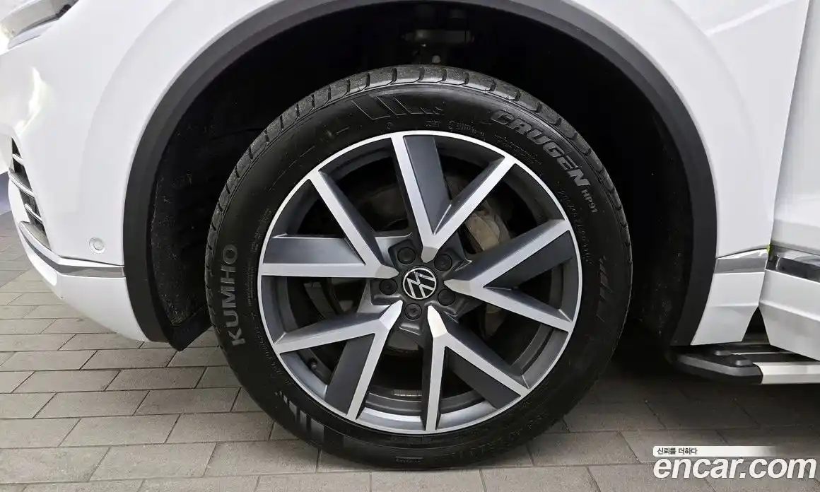 Volkswagen Touareg 2021 3.0 гидро в Москве № 215223, фото 5