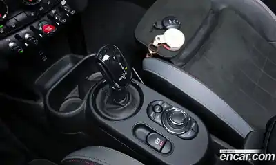 Mini Cooper Convertible 2021 2.0 гидро в Москве № 221168, миниатюра 9