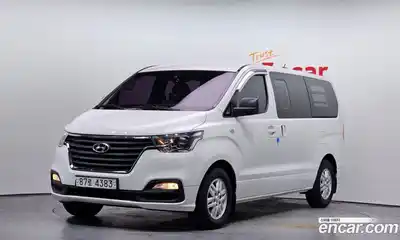 Hyundai Starex Van 5-Seater Smart