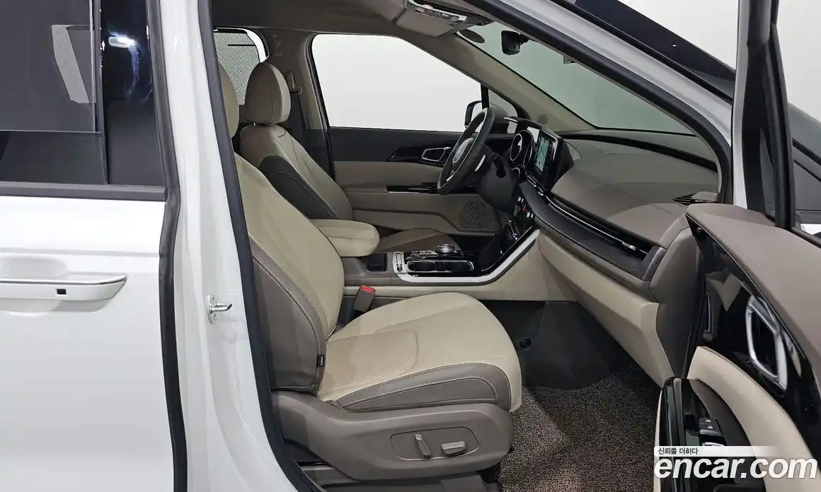 Kia Canival 2023 3.5 гидро в Москве № 1538328, фото 11