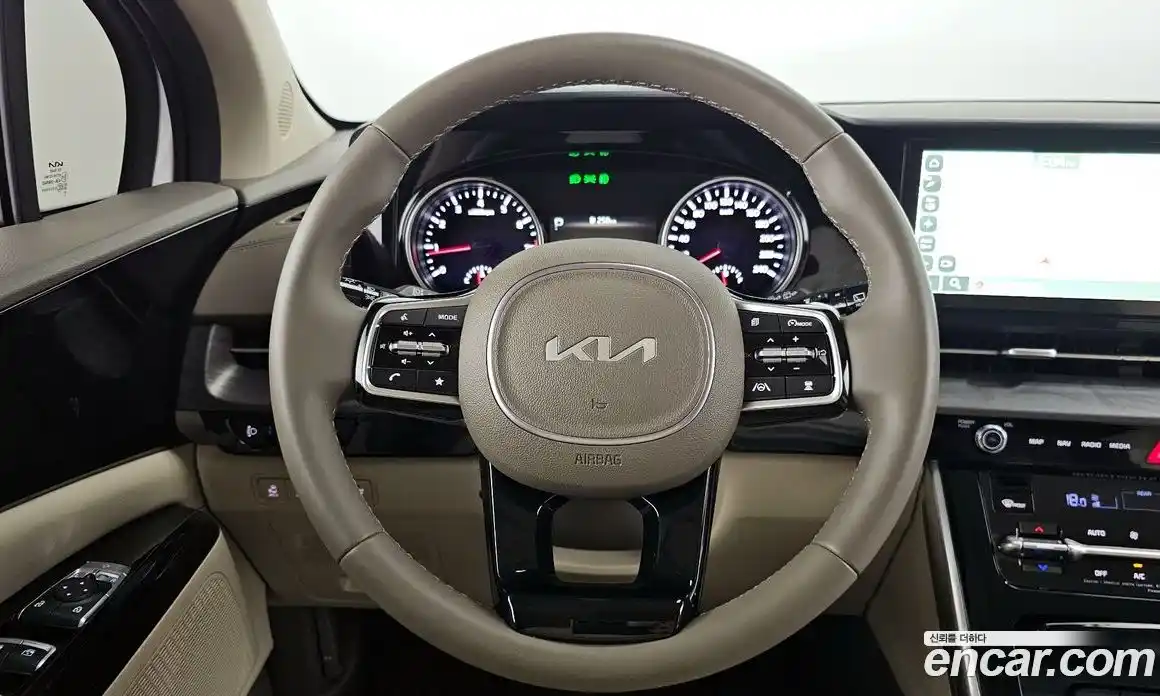 Kia Canival 2023 3.5 гидро в Москве № 1538328, фото 13
