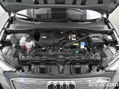 Audi Q4 e-tron 2024 1.0 гидро в Москве № 1546583, миниатюра 6