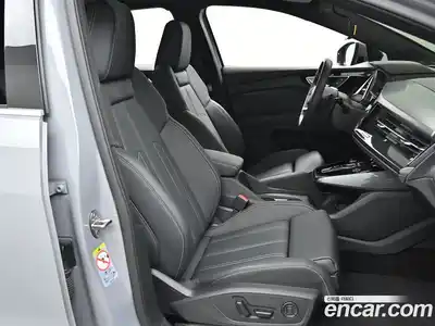 Audi Q4 e-tron 2024 1.0 гидро в Москве № 1546583, миниатюра 10