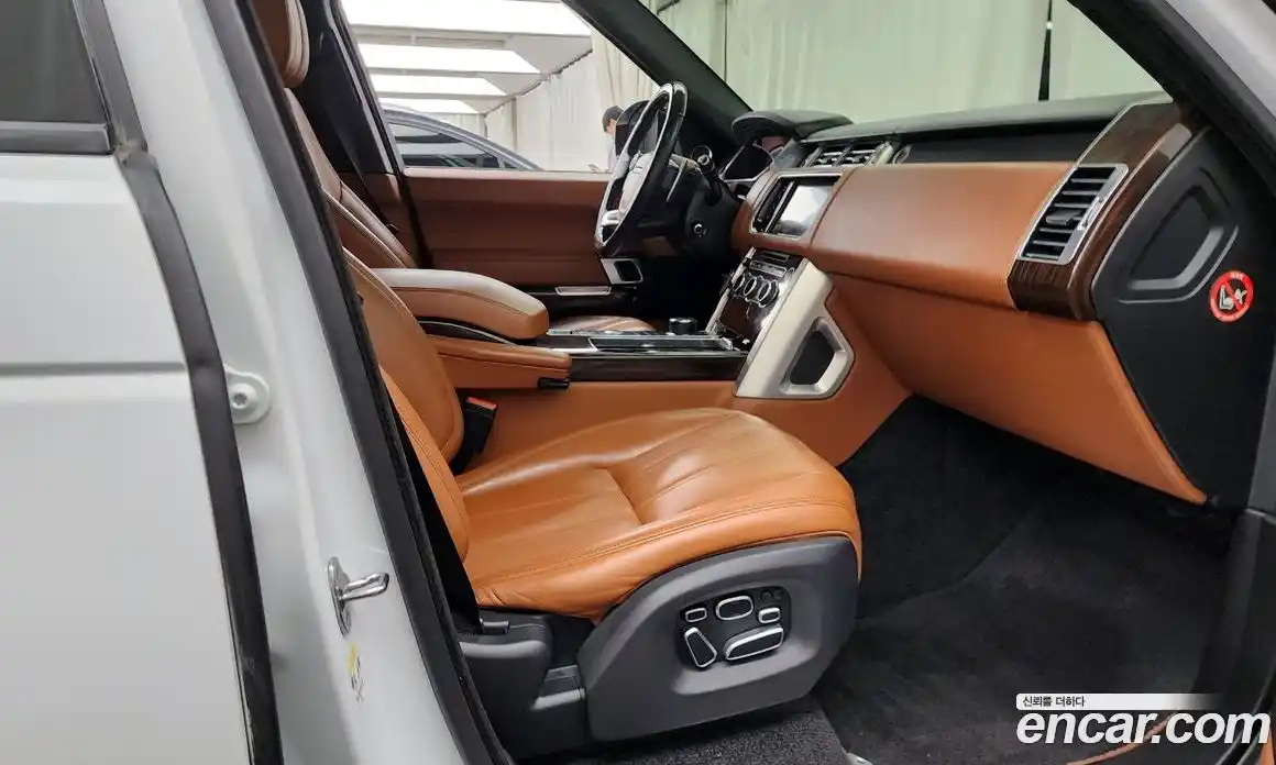 Land Rover Range-Rover 2015 4.4 гидро в Москве № 1547785, фото 11