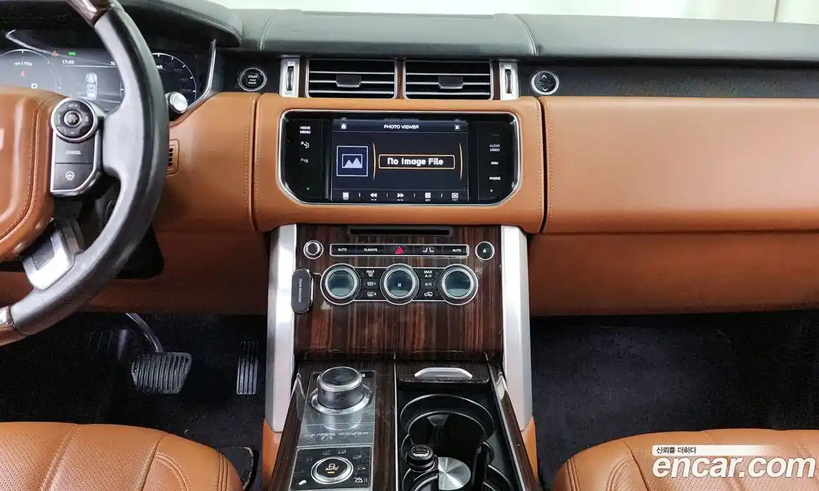 Land Rover Range-Rover 2015 4.4 гидро в Москве № 1547785, фото 14