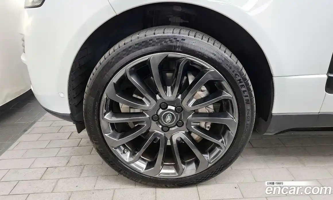 Land Rover Range-Rover 2015 4.4 гидро в Москве № 1547785, фото 5