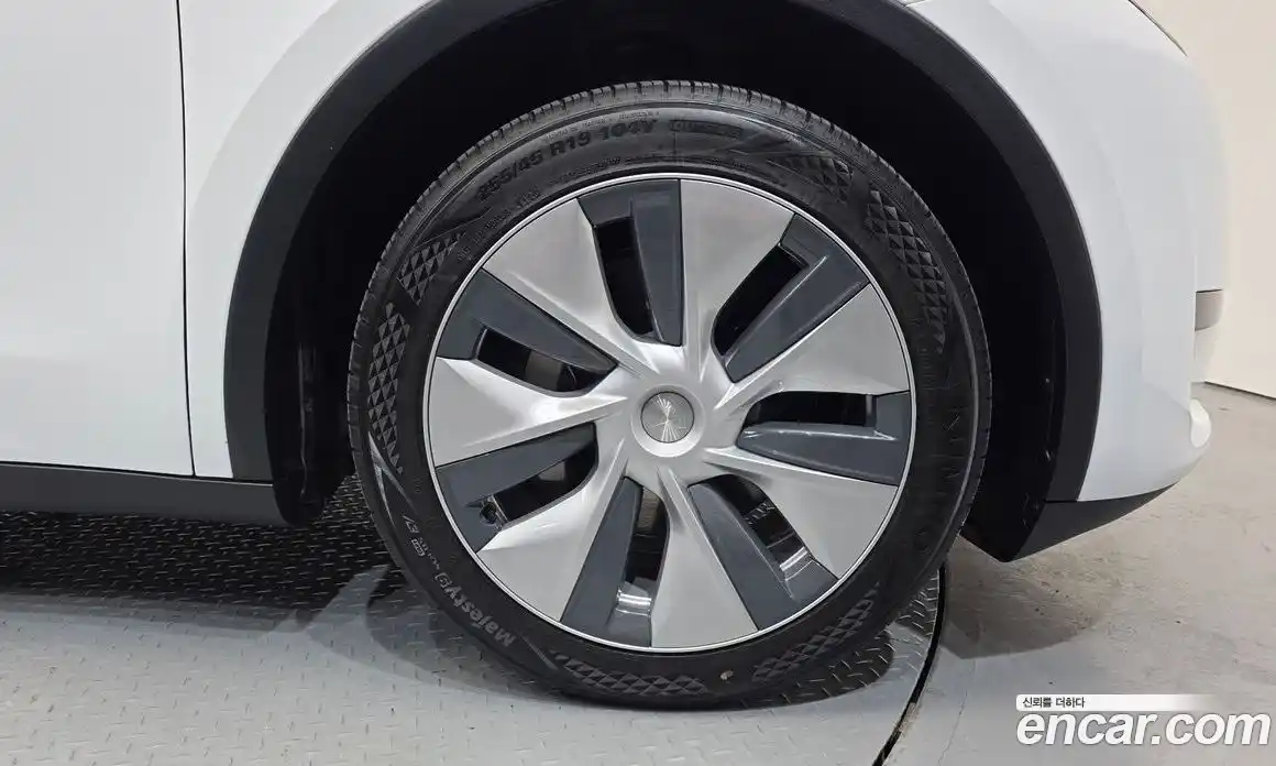 Tesla Model Y 2024 0.2 гидро в Москве № 1548586, фото 5