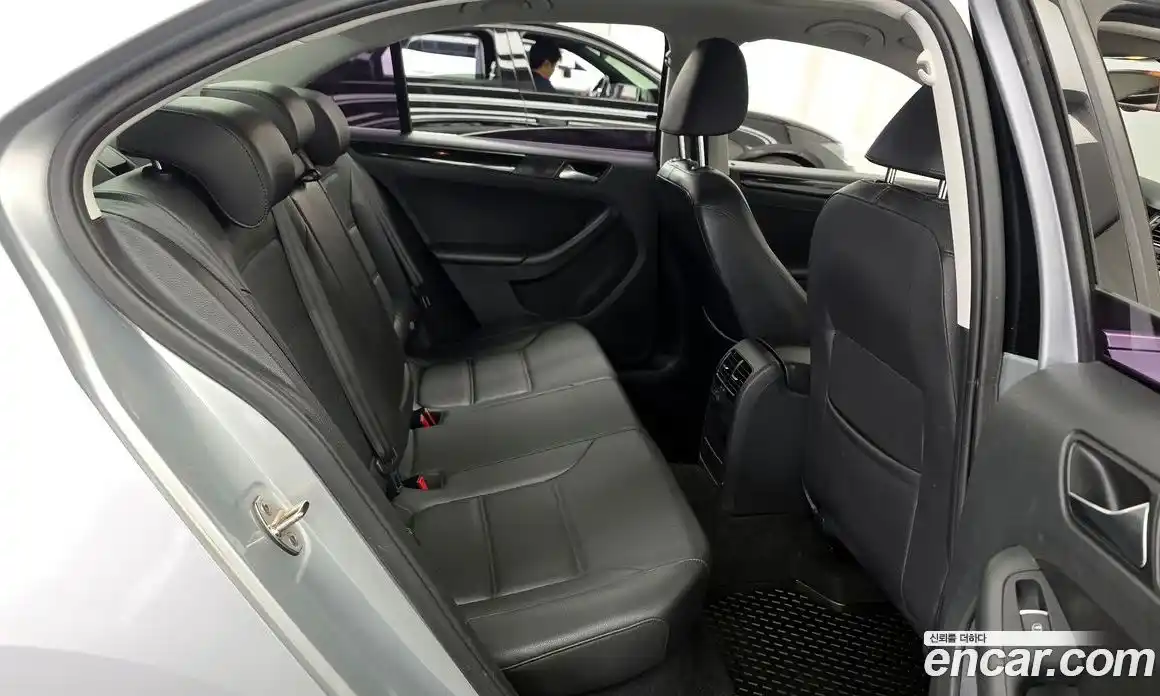 Volkswagen Jetta 2015 2.0 гидро в Москве № 1549116, фото 11