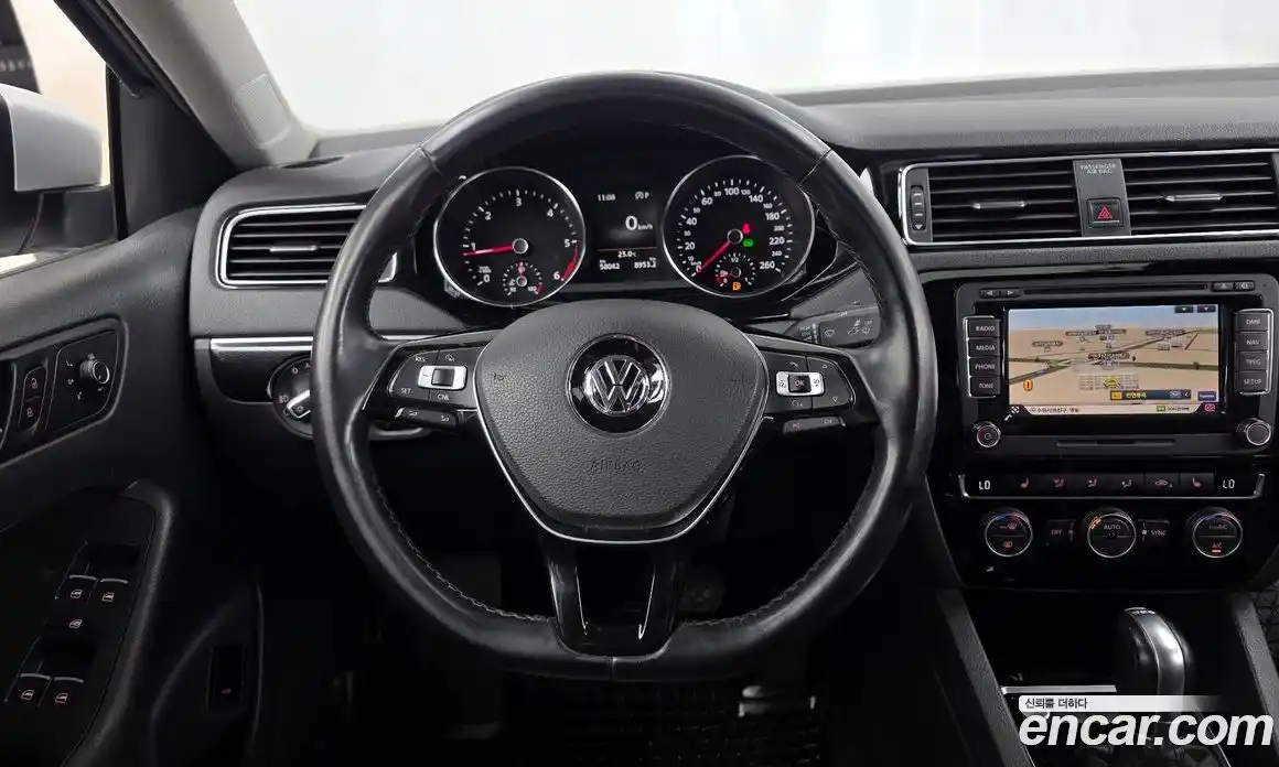 Volkswagen Jetta 2015 2.0 гидро в Москве № 1549116, фото 12