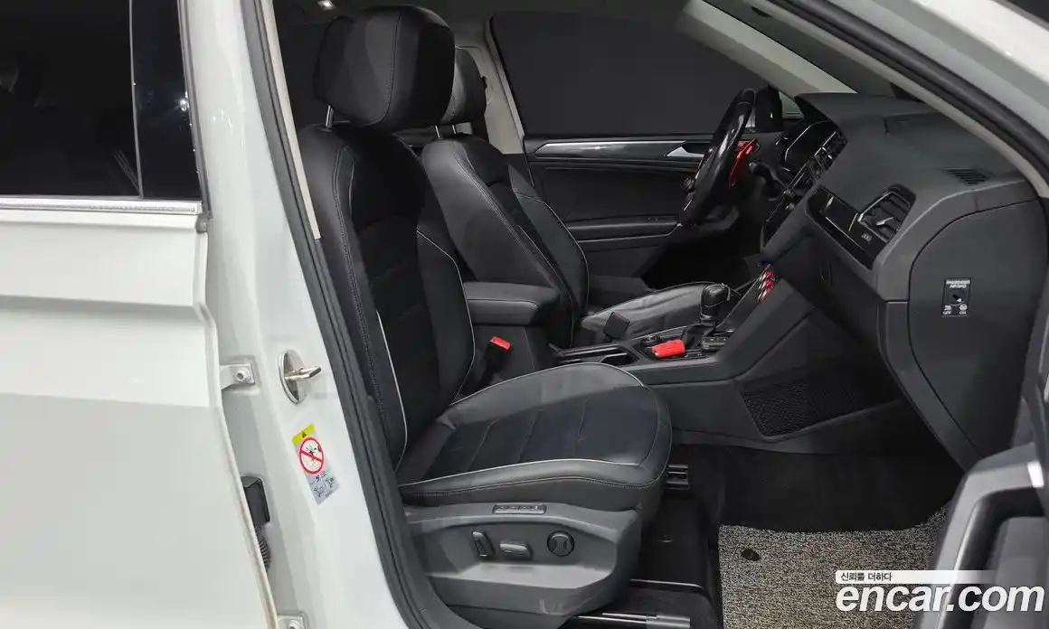Volkswagen Tiguan 2018 2.0 гидро в Москве № 1549253, фото 11