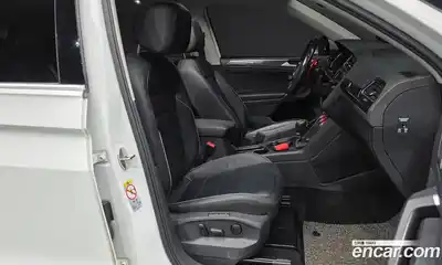 Volkswagen Tiguan 2018 2.0 гидро в Москве № 1549253, миниатюра 11