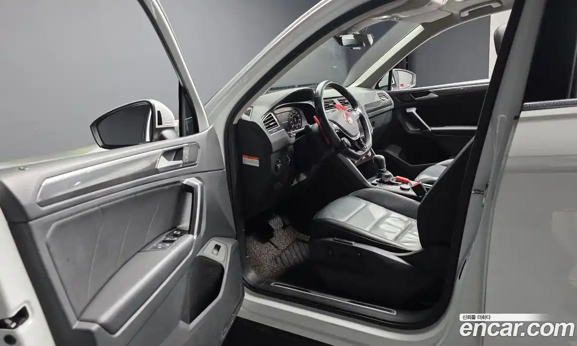 Volkswagen Tiguan 2018 2.0 гидро в Москве № 1549253, фото 10