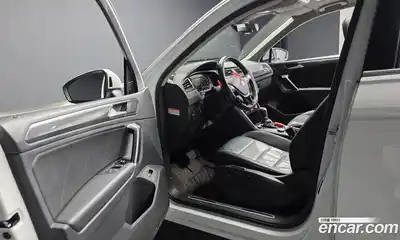 Volkswagen Tiguan 2018 2.0 гидро в Москве № 1549253, миниатюра 10