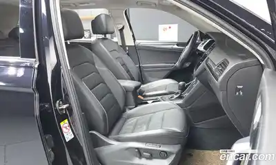 Volkswagen Tiguan 2018 2.0 гидро в Москве № 1549290, миниатюра 11