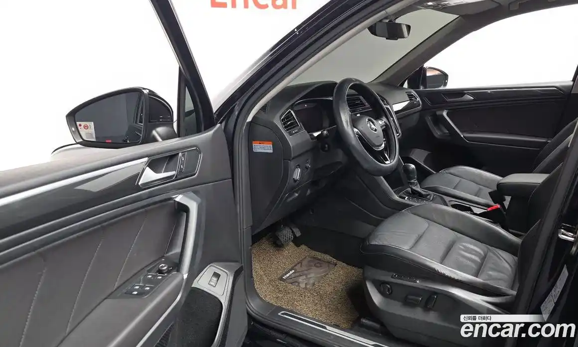 Volkswagen Tiguan 2018 2.0 гидро в Москве № 1549290, фото 10